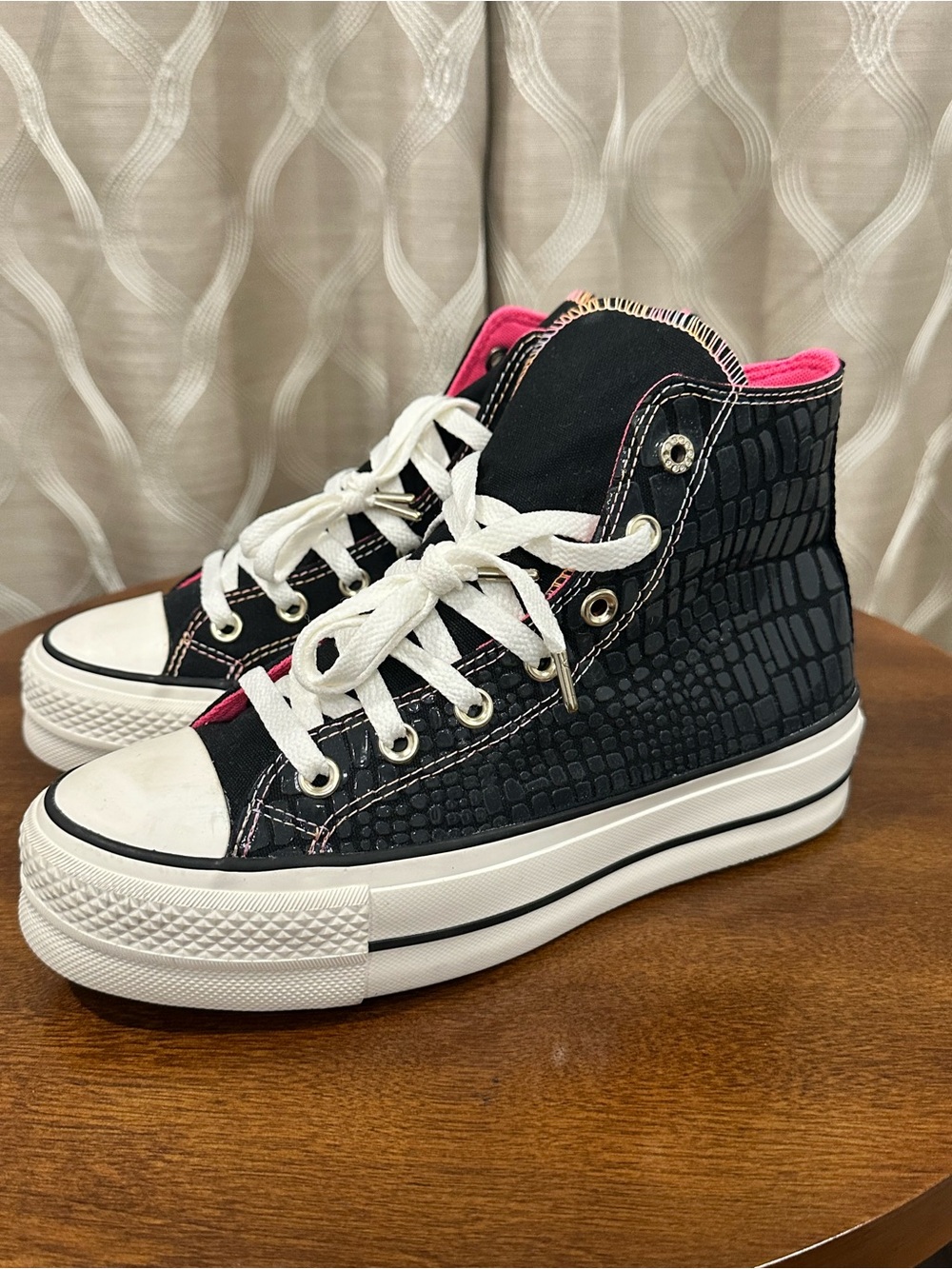 Converse All Star Lift Women’s Leather High Top Sneakers - Black Pink Size 7.5